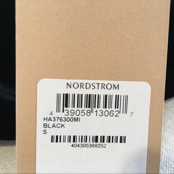 New Halogen Velvet Cold Shoulder Top Black small. E - Picture 8 of 8